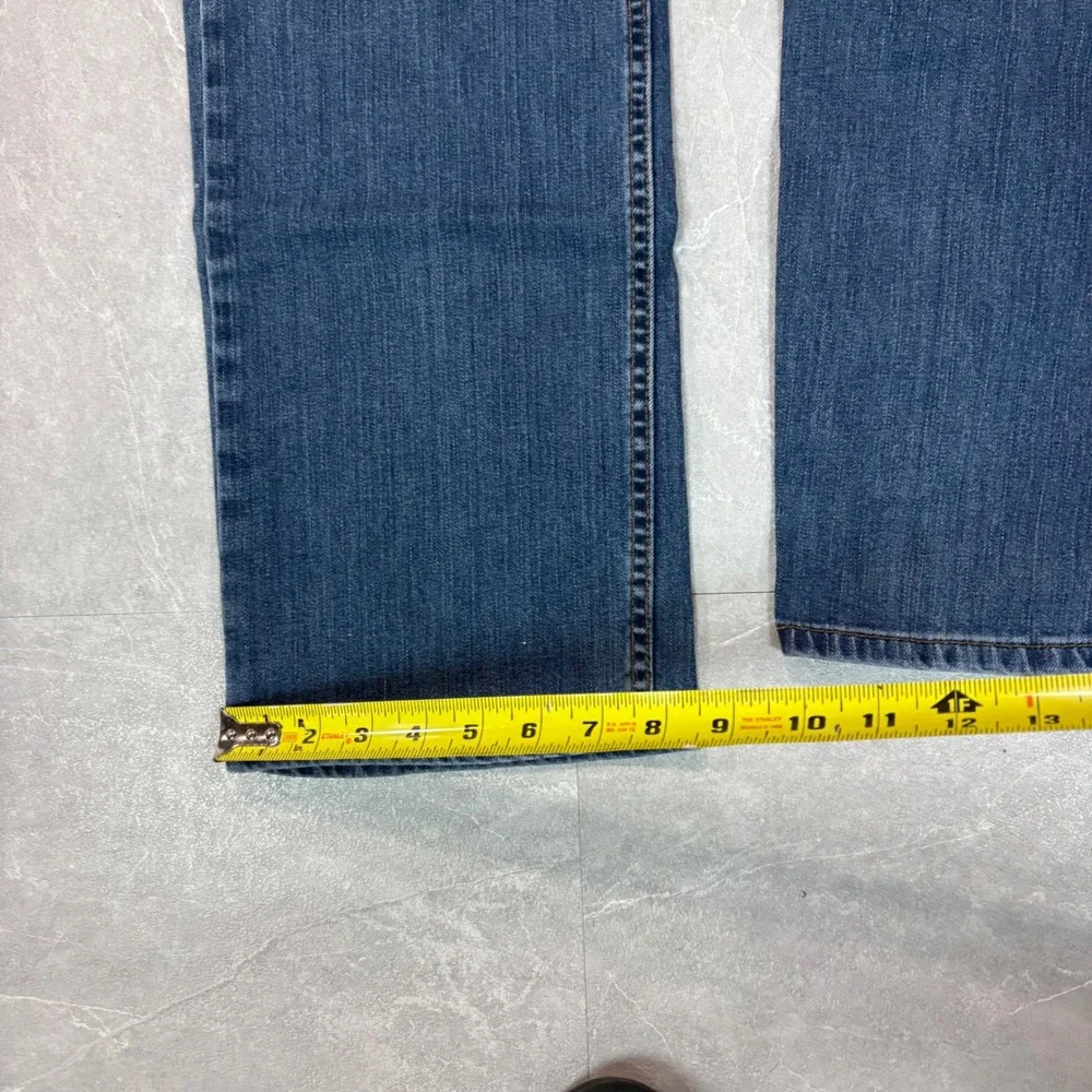 Carhartt Relaxed Fit Mens Jeans 34x32 Medium Wash Blue Denim Workwear Distressed